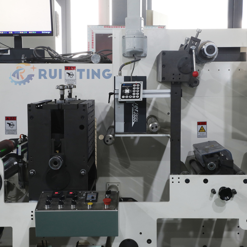 Máquina de impresión de etiquetas eficiente con rendimiento de impresión de alta velocidad